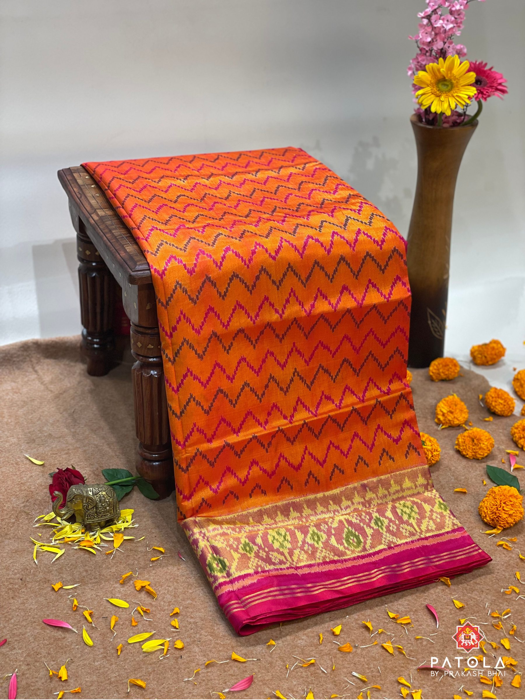 Zigzag Lines Designer Single Ikat Patola Saree